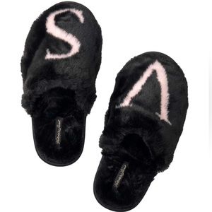 Victoria’s Secret VS Closed-Toe Faux Fur Slipper- Black & Pink